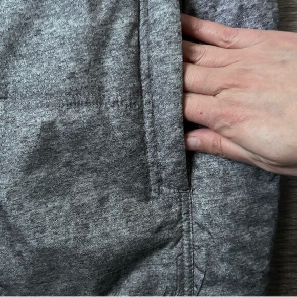 Reversible NFL Patriots Puffer Vest - Large - Picture 3 of 7